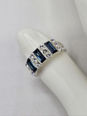 Swarovski Crystal Elements Silver Statement Ring Sapphire Blue Size 7.5 Prom